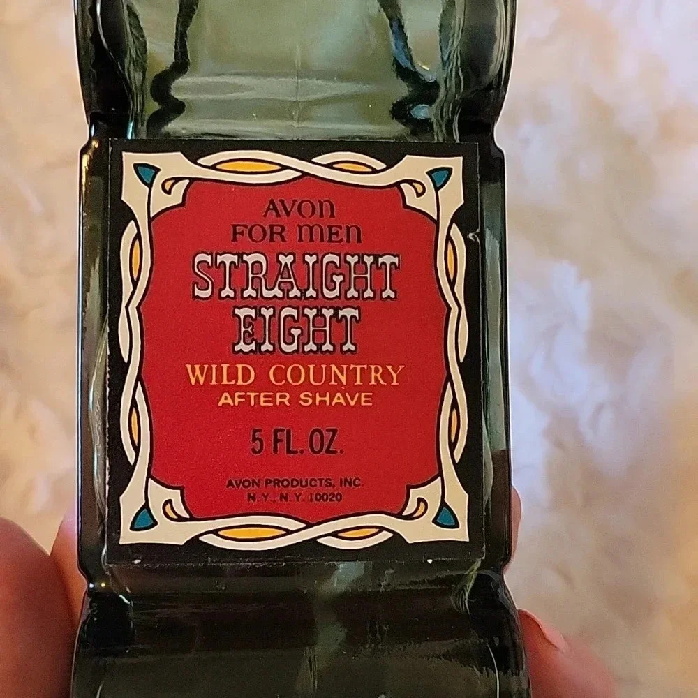Vintage Avon Straight Eight bottle Car - Picture 8 of 10